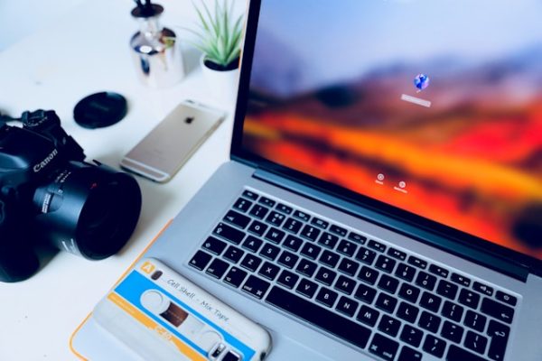 desola-lanre-ologun-zYgV-NGZtlA-unsplash